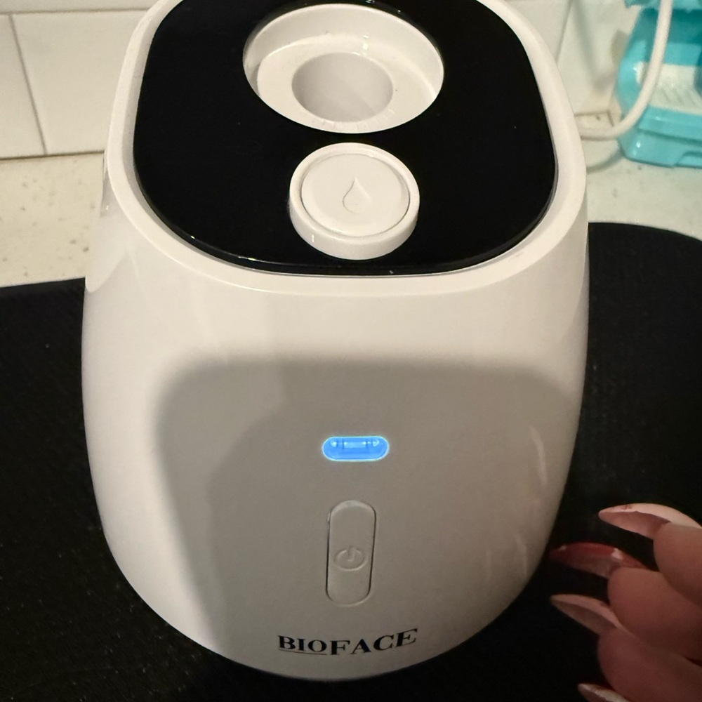White Facial Mask Machine - Picture 5 of 10
